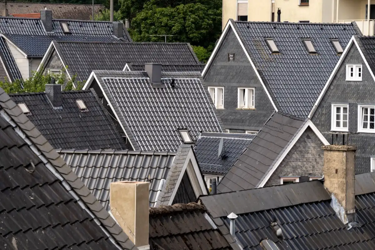 Steep roof eaves and gutter lines on houses in Salina, KS